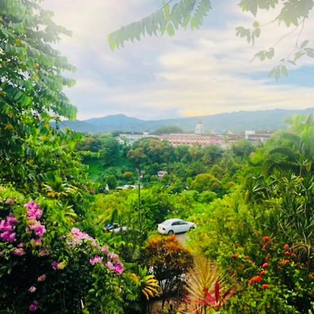 Apaula Heights Lounge Bed and Breakfast Apia Buitenkant foto